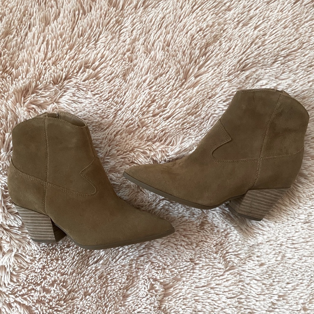 Lucky Brand Pointed Toe “Ellamy” Western Booties